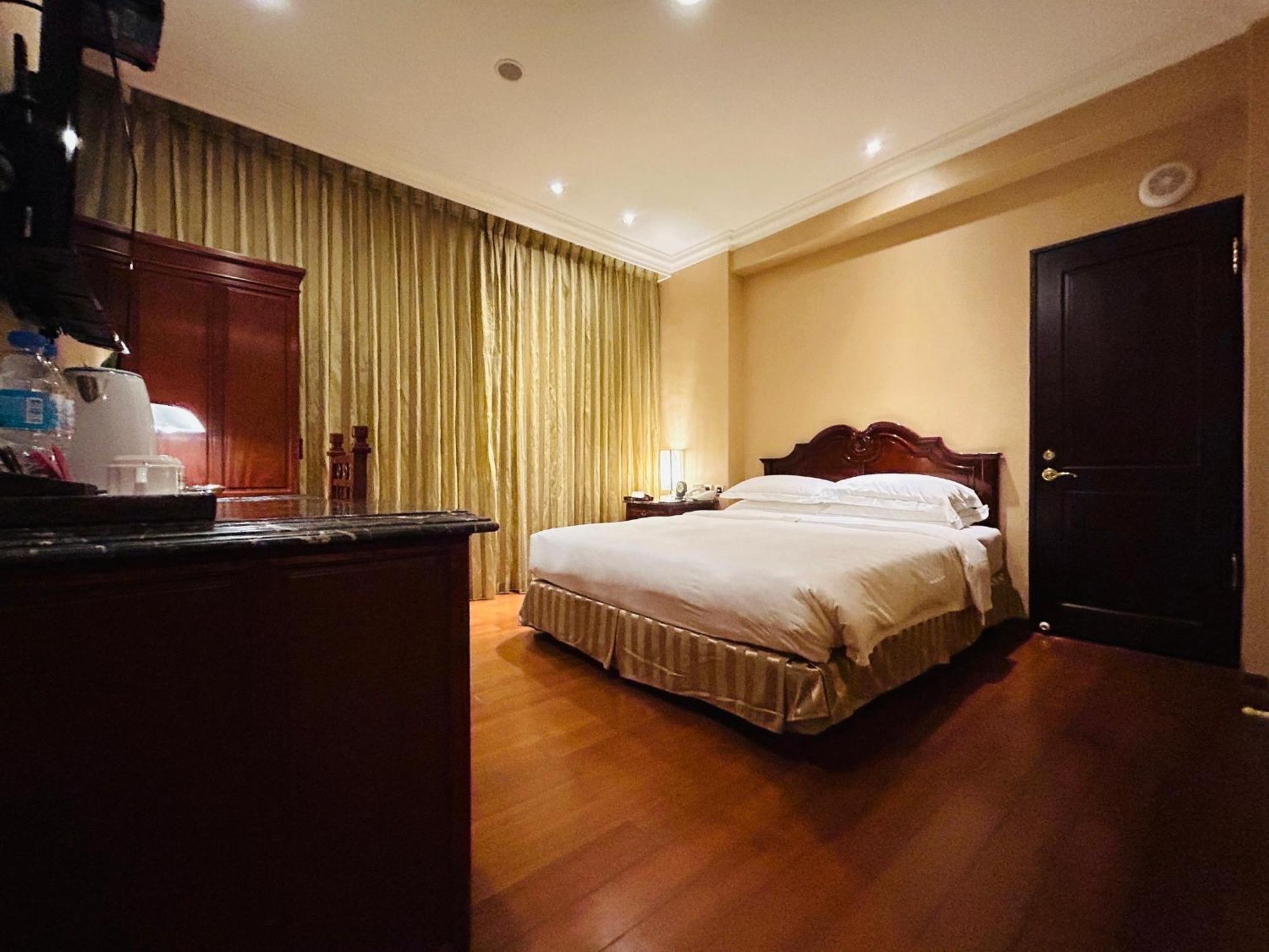 Royal Seasons Hotel Taipei ‧ Nanjing W. Exterior foto