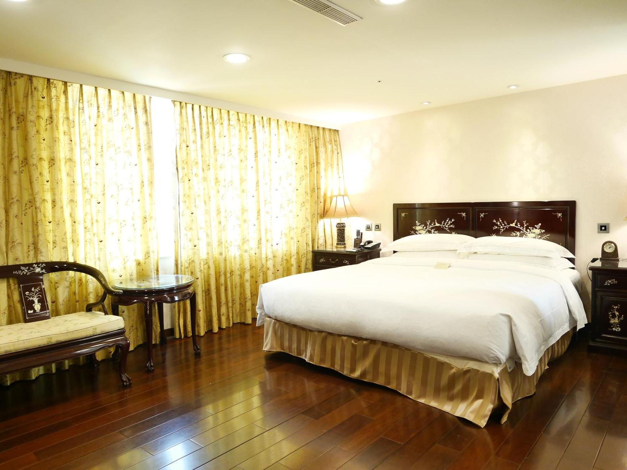Royal Seasons Hotel Taipei ‧ Nanjing W. Exterior foto