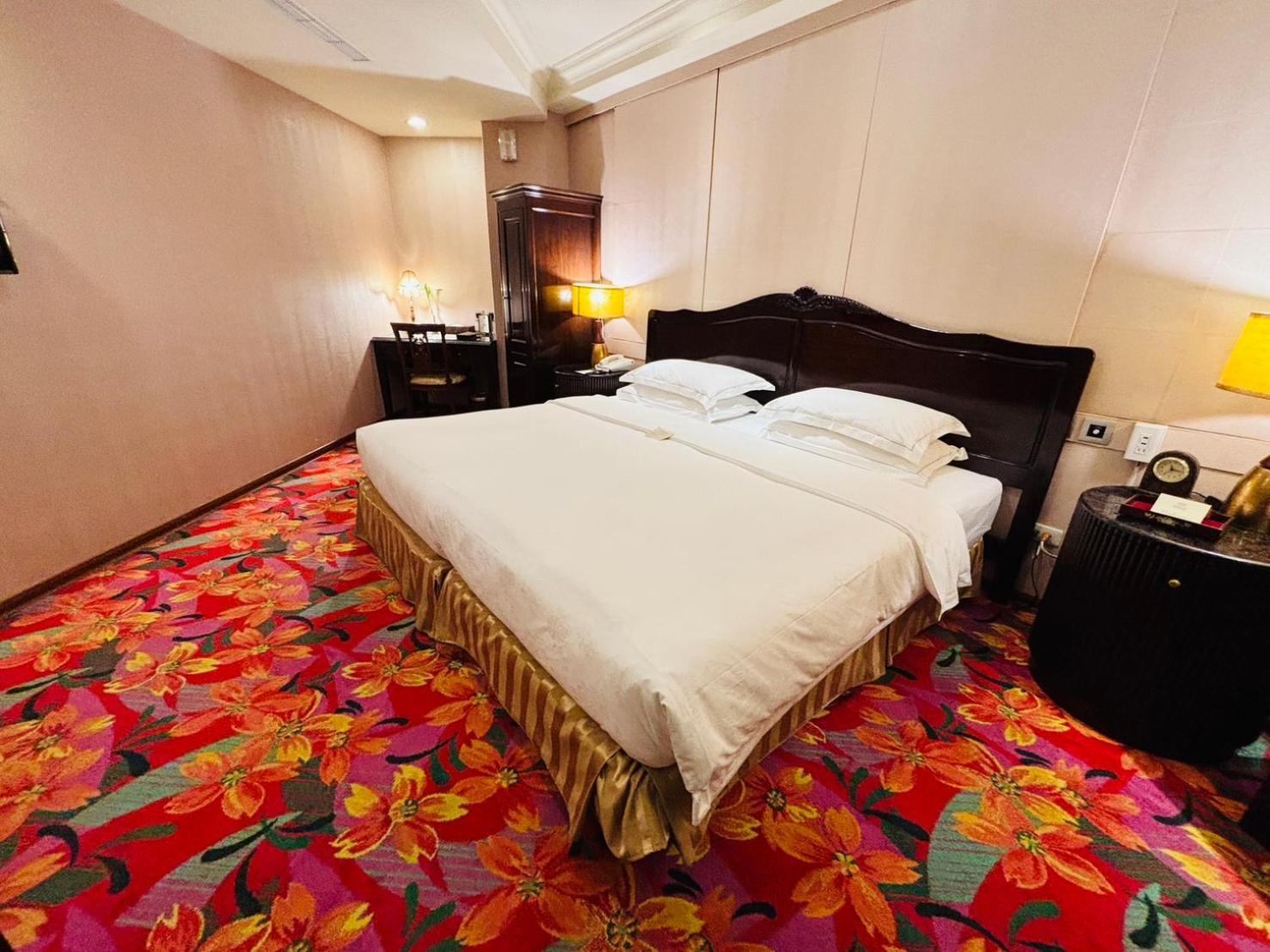 Royal Seasons Hotel Taipei ‧ Nanjing W. Exterior foto